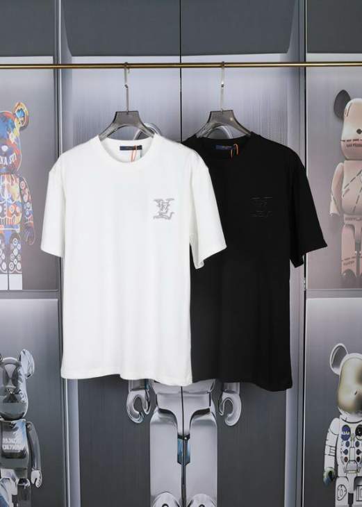 Picture of Louis Vuitton T Shirts Short _SKULVS-XLtltxA1077194